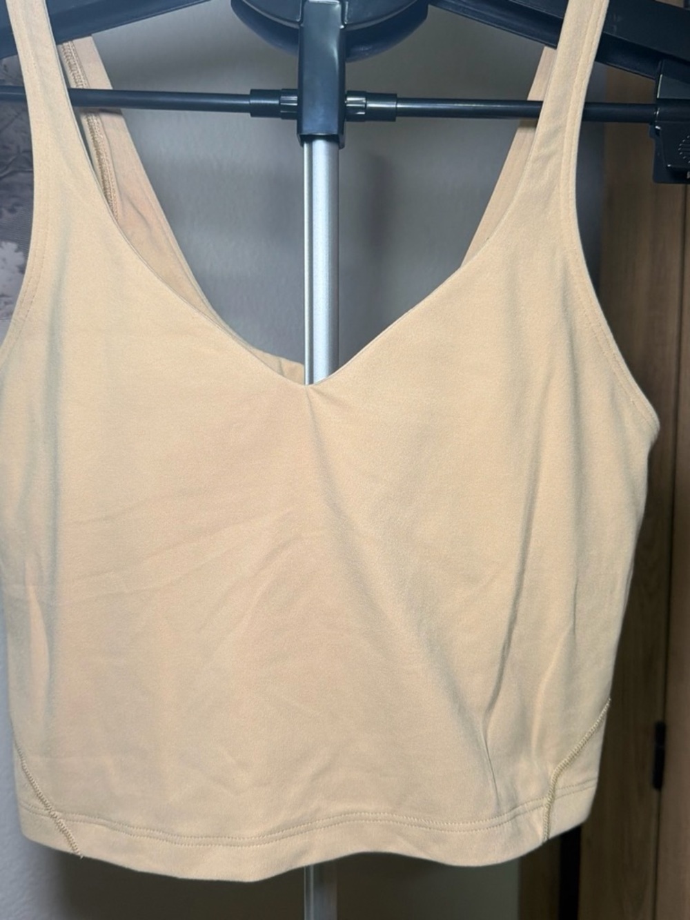 Lululemon Women's Cream V-Neck Tank Top